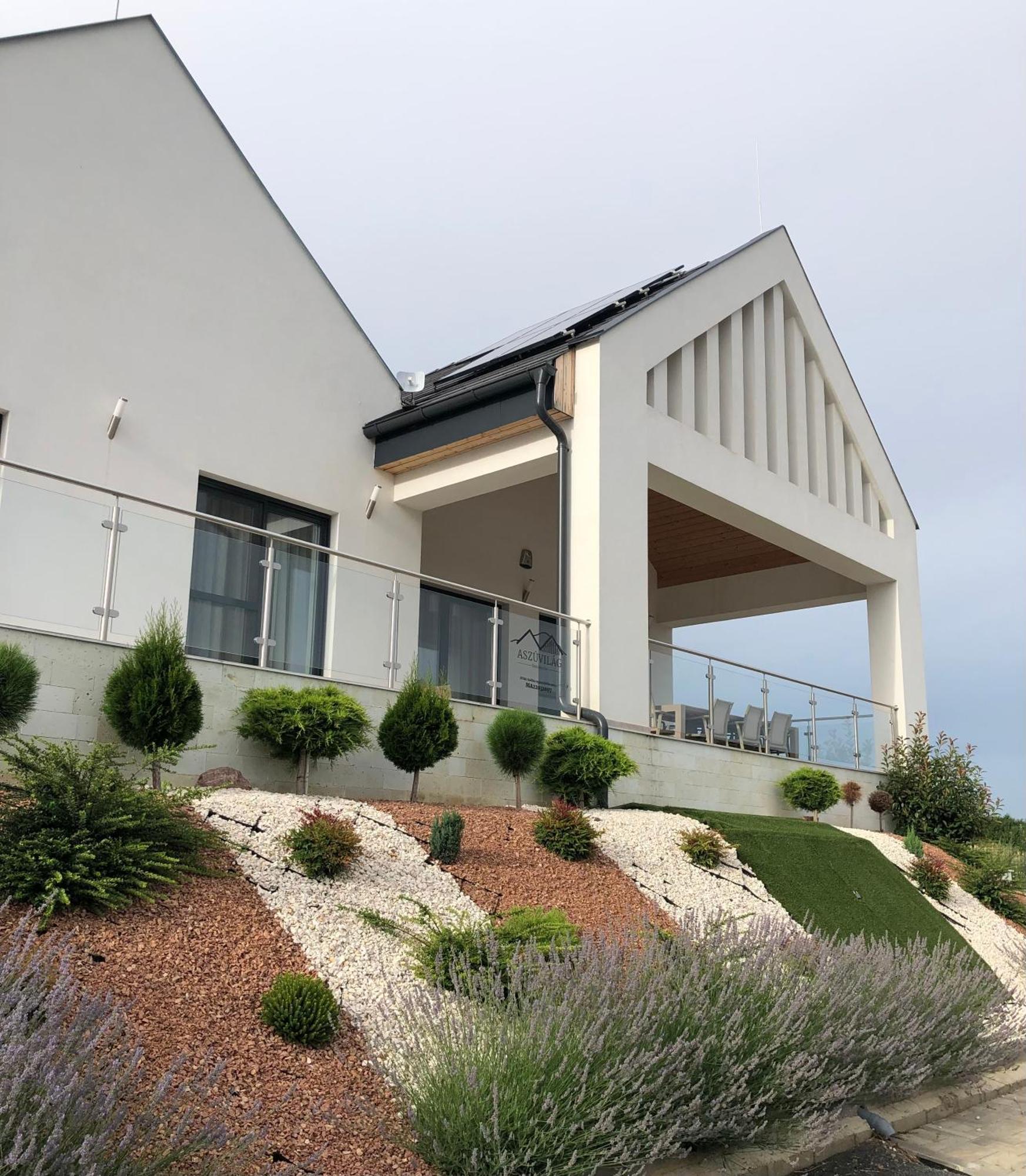 Aszúvilág Rezidencia with Sauna&Jacuzzi Legyesbenye Esterno foto